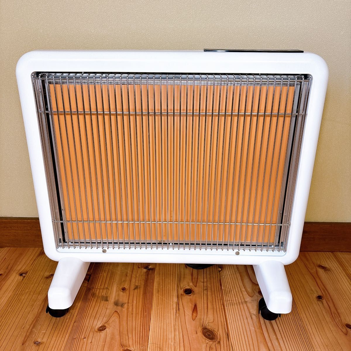 遠赤外線暖房器サンルミエ E800L-TM3タイマー付き ピュアホワイト