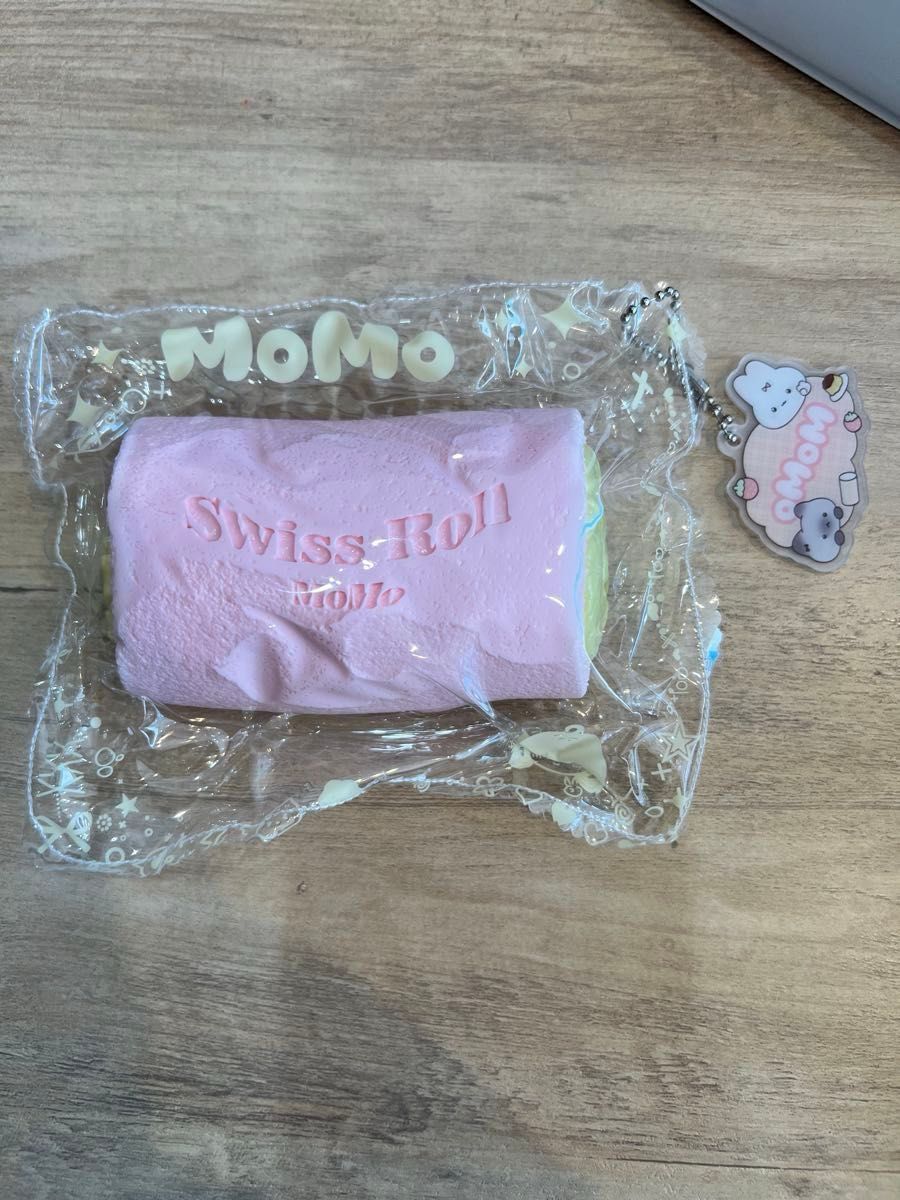 momoスクイーズ ロールケーキ｜Yahoo!フリマ（旧PayPayフリマ）
