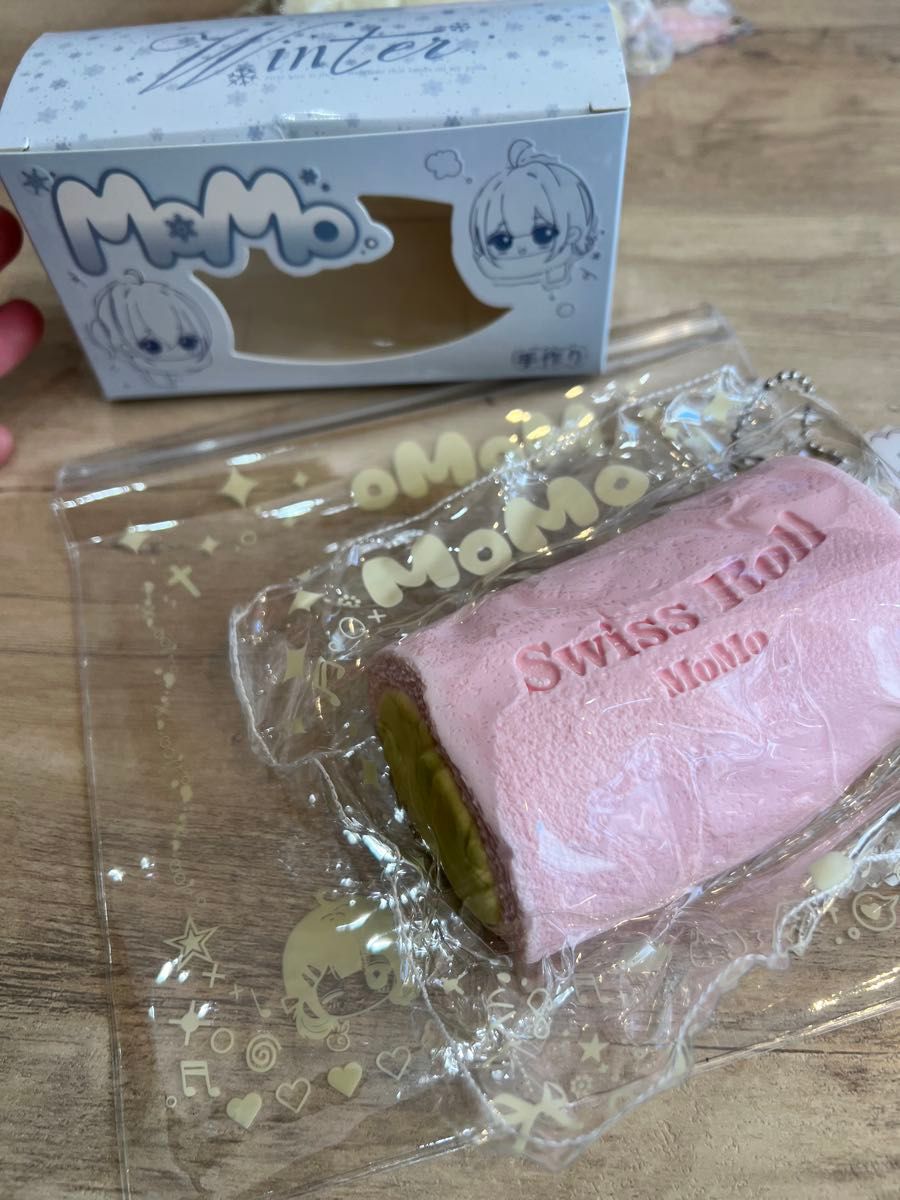 momoスクイーズ ロールケーキ｜Yahoo!フリマ（旧PayPayフリマ）