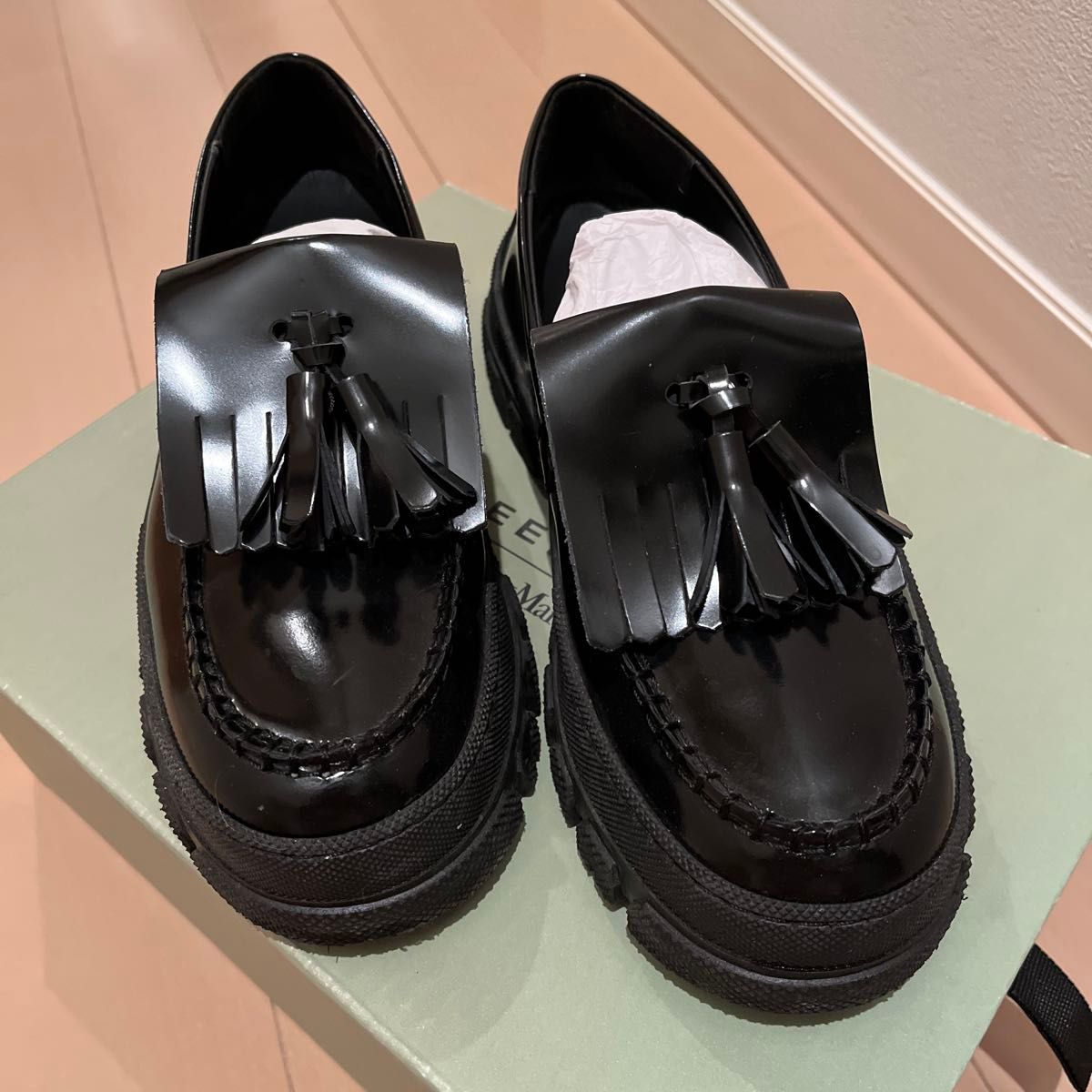 マックスマーラ ウィークエンド 黒 厚底タッセルローファー 37｜Yahoo