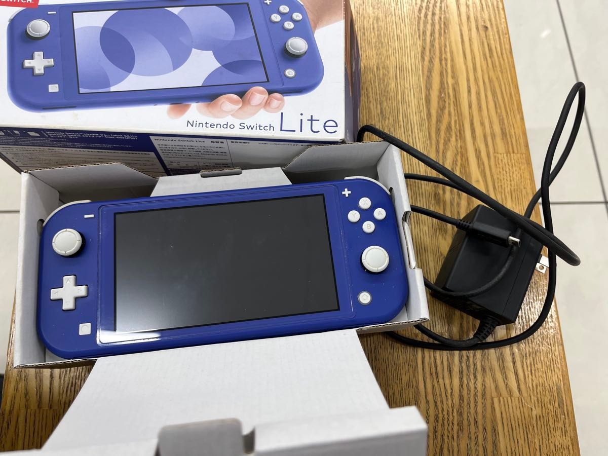 Nintendo Switch Lite ブルー本体【箱とACアダプター付き】訳アリ品
