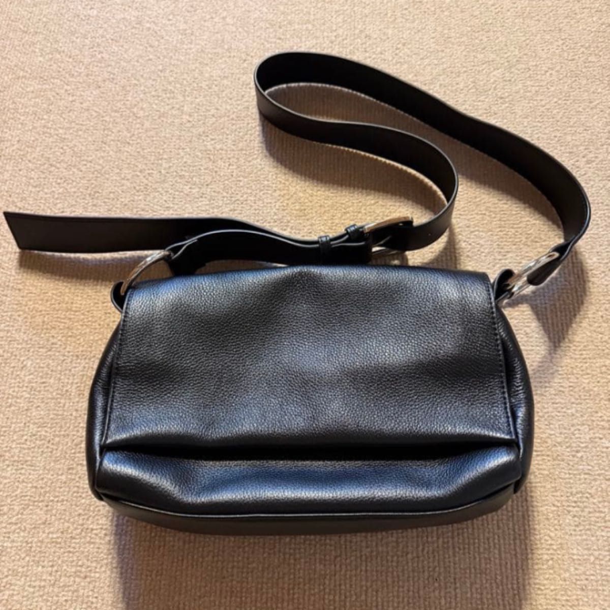 極美品 入手困難 大人気】BEARDSLEY レザーボディバッグ ショルダー