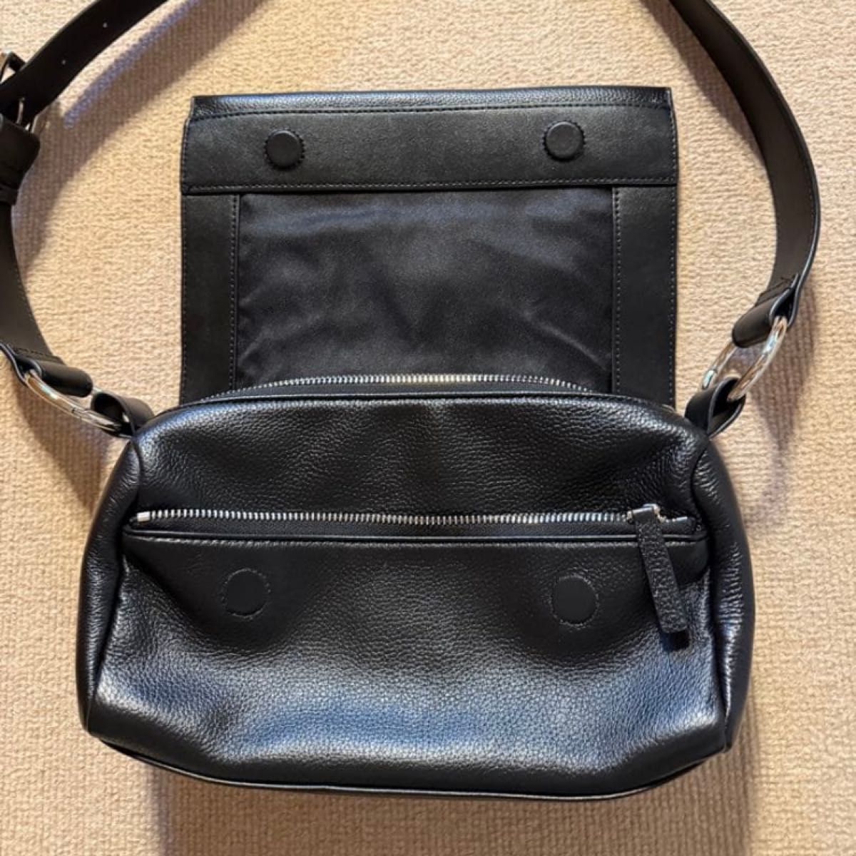 極美品 入手困難 大人気】BEARDSLEY レザーボディバッグ ショルダー