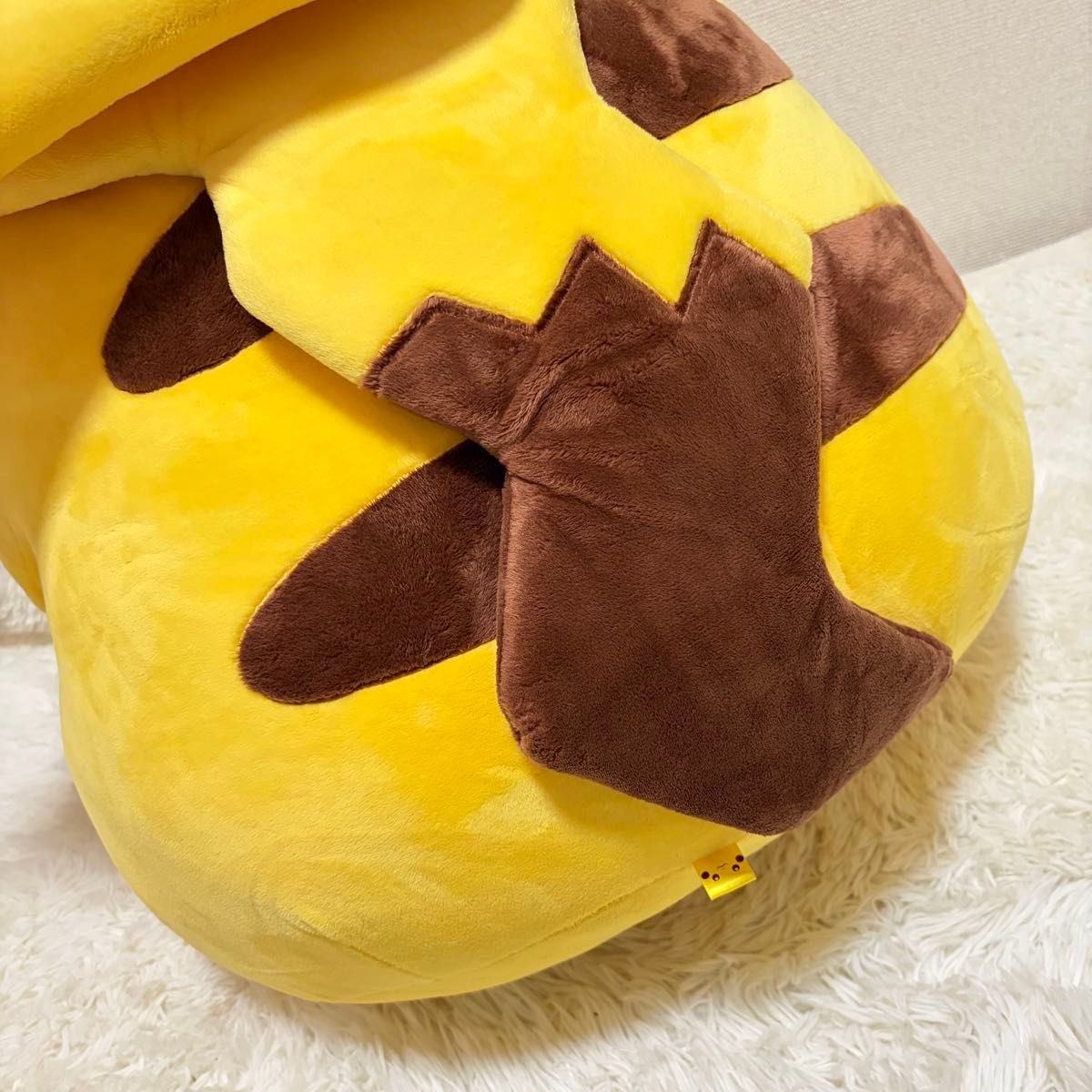 美品】 ポケモンセンター 限定品 ピカチュウ 40インチ 特大 ぬいぐるみ