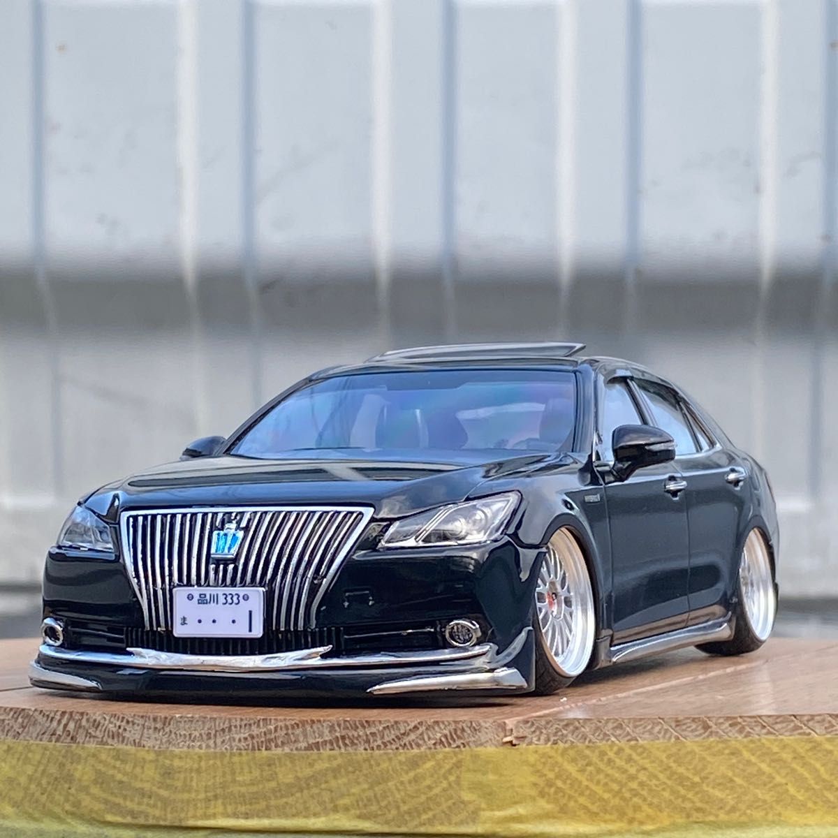 プラモデル完成品 アオシマ 1/24 クラウンロイヤル 21マジェスタ化