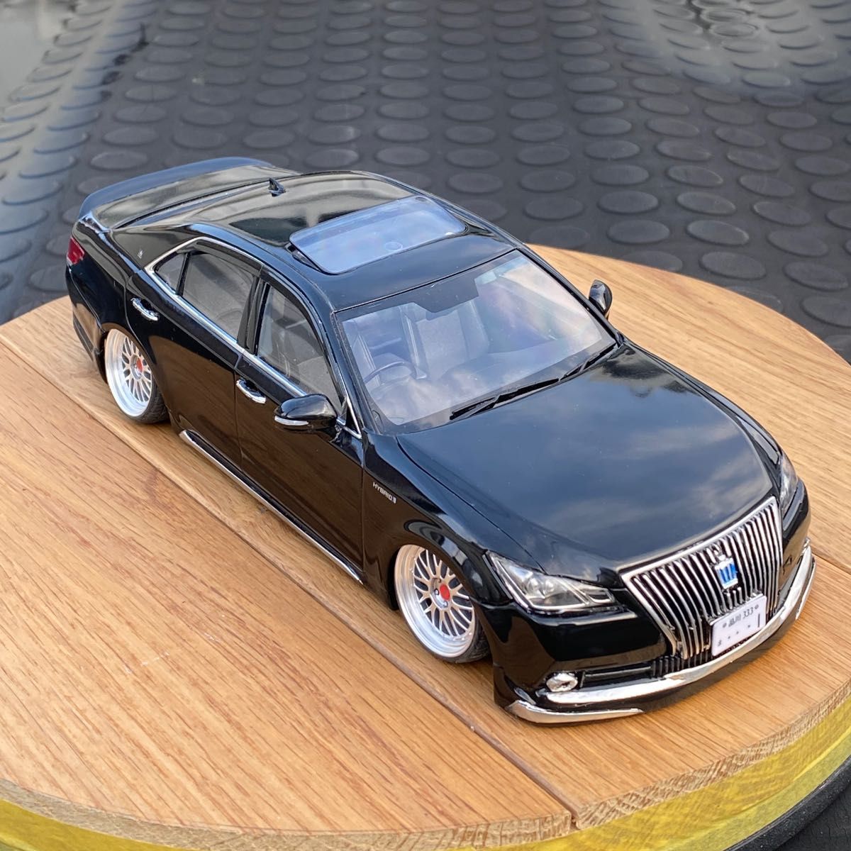 プラモデル完成品 アオシマ 1/24 クラウンロイヤル 21マジェスタ化