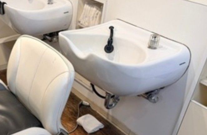 2台在庫 タカラベルモント/美容室サロン用 掛壁式シャンプー台 理髪