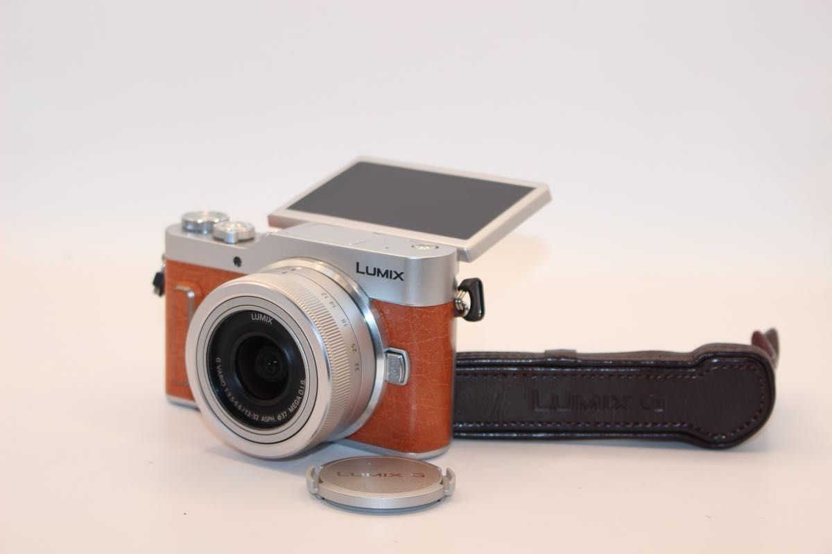 お買い得 新品級ショット数33回 LUMIX DC-GF10 レンズキット