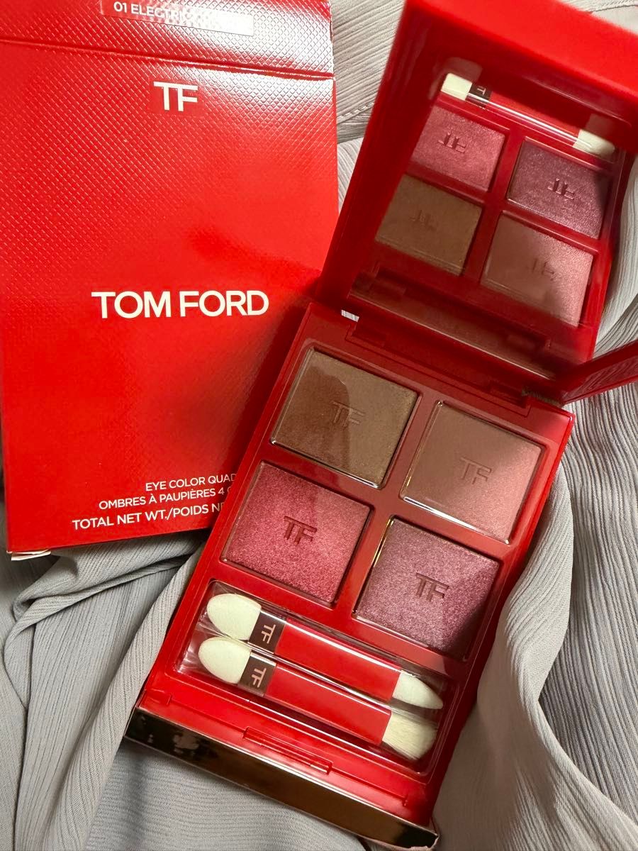 アイ カラー クォード 01SC エレクトリック チェリー (限定色) ⁄ TOM