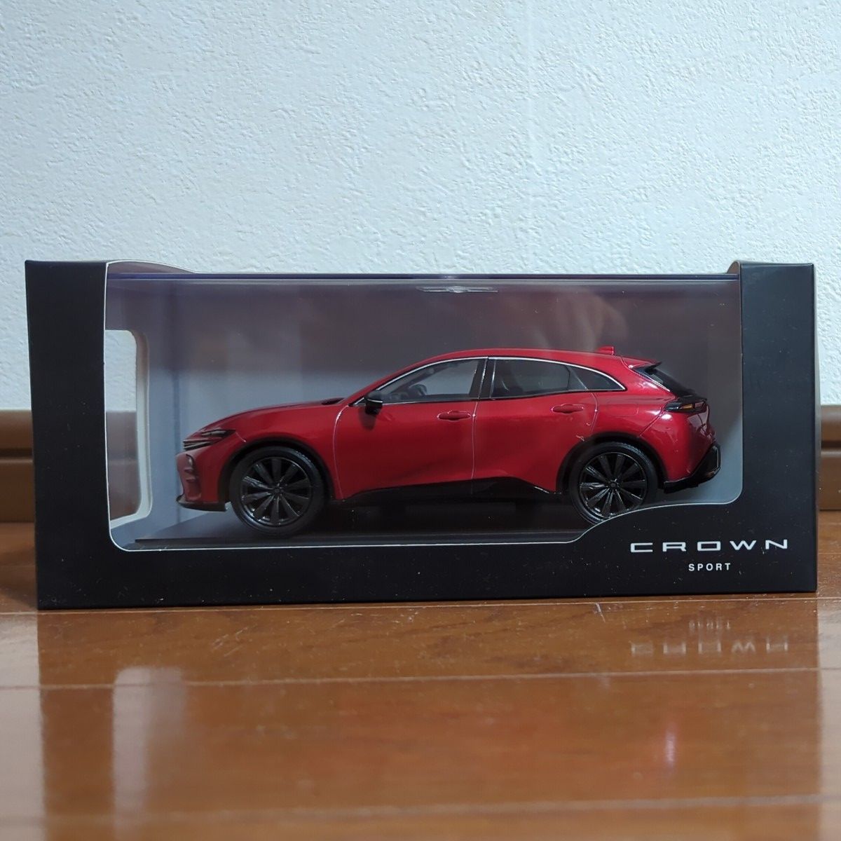 トヨタ クラウンスポーツ エモーショナルレッド ミニカー1/30｜Yahoo