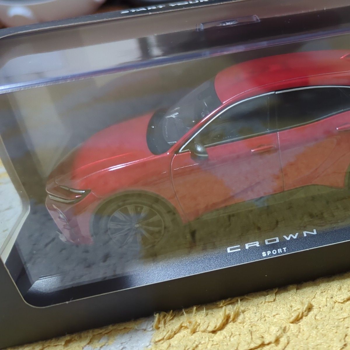 トヨタ クラウンスポーツ エモーショナルレッド ミニカー1/30｜Yahoo