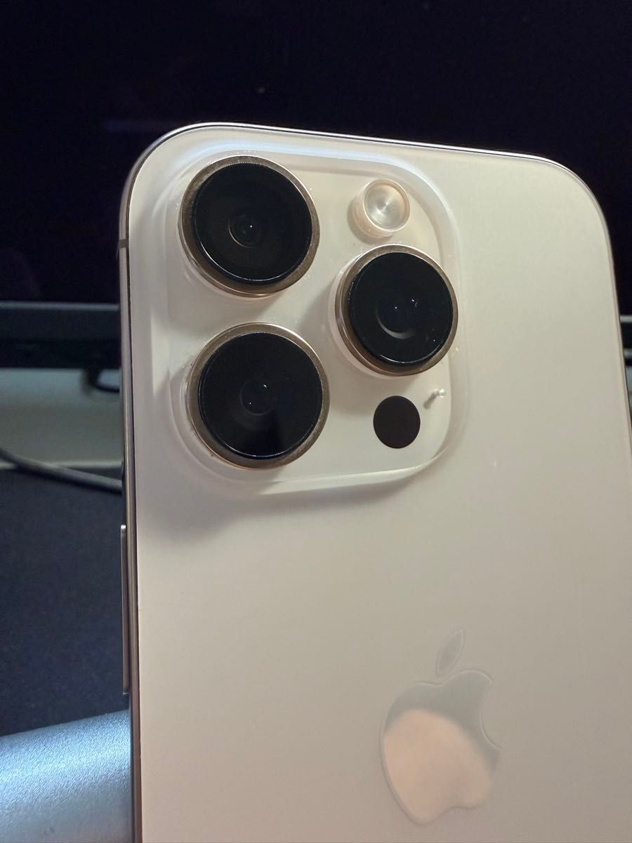液晶難あり】iPhone 16 Pro デザートチタニウム 256 GB SIMフリー