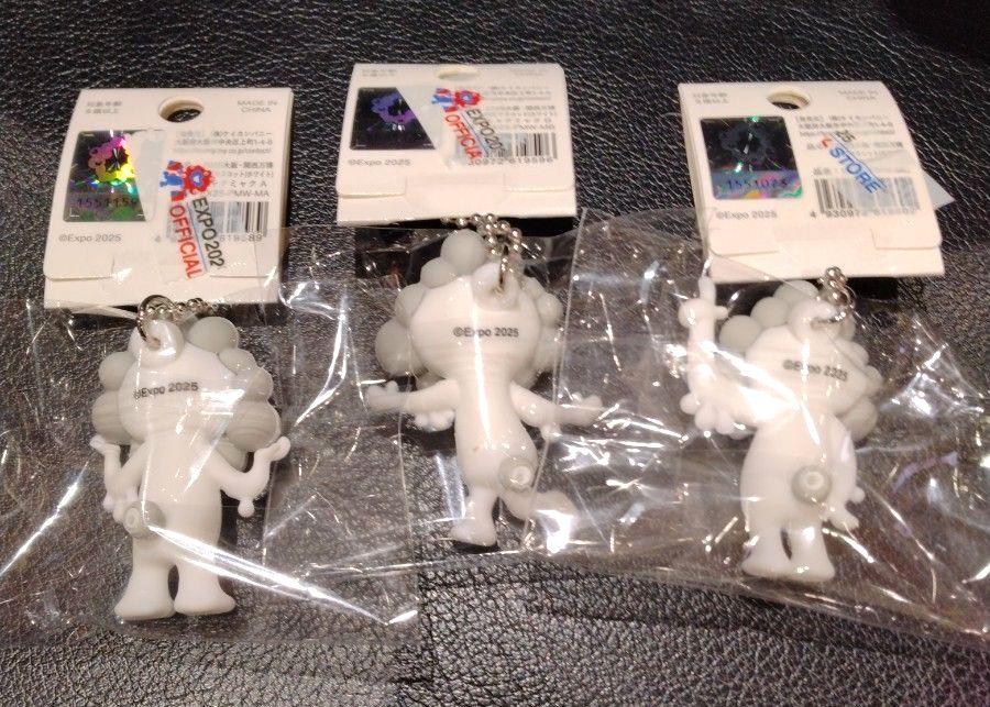 ミャクミャク 白 PVCマスコット ボールチェーンキーホルダー ホワイト