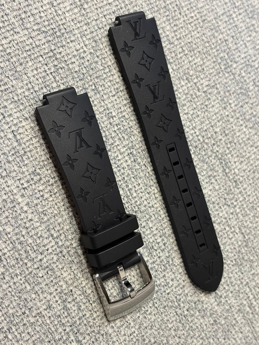 LOUIS VUITTON ルイヴィトン タンブール モノグラム ラバー ストラップ