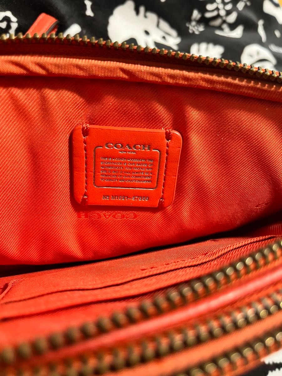 コーチ COACH レザー シボ ポーチ 恐竜 刺繍 ポップ かわいい レッド