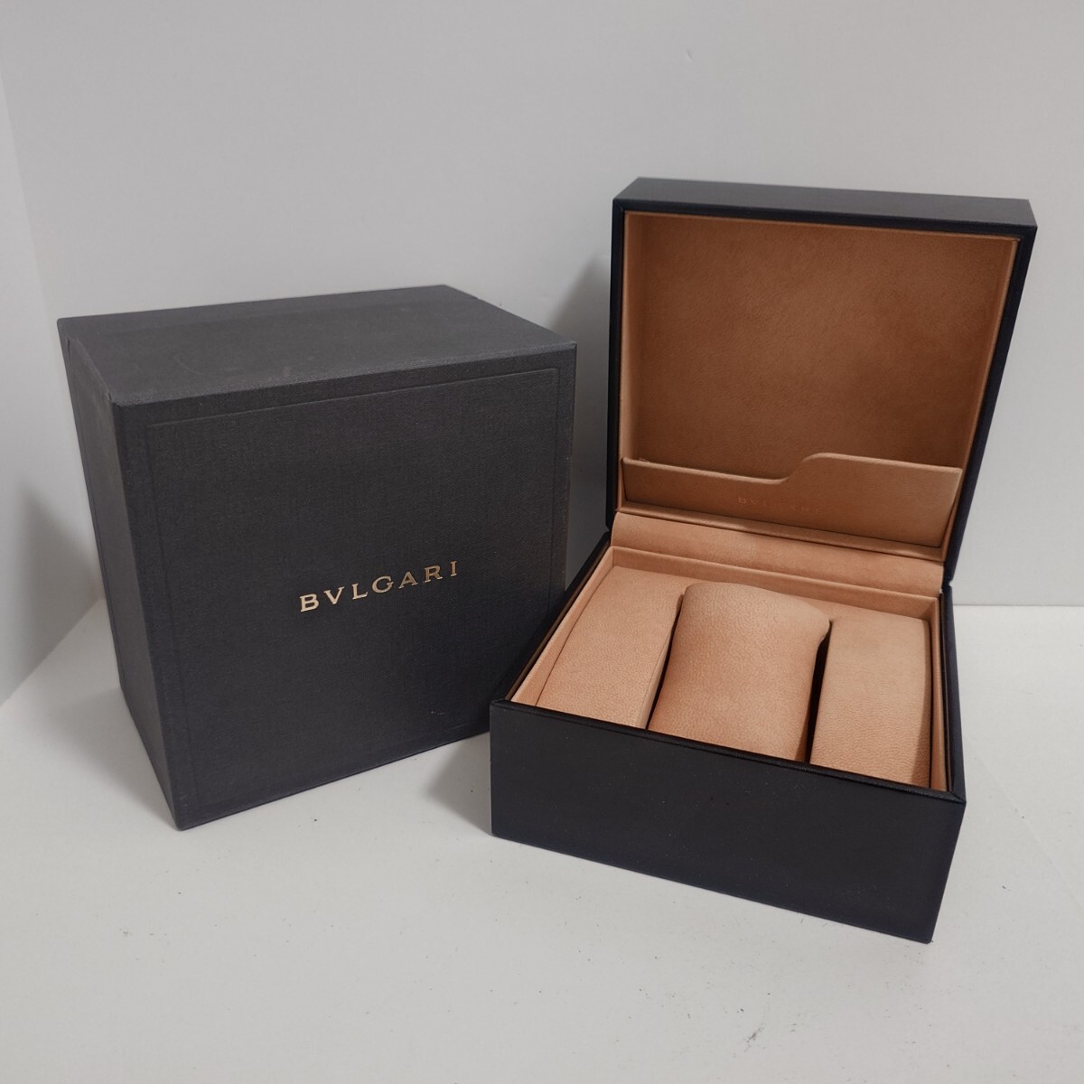 ブルガリ時計、アクセサリー空ケース 空箱のみ（中身は無し）3種＆Care