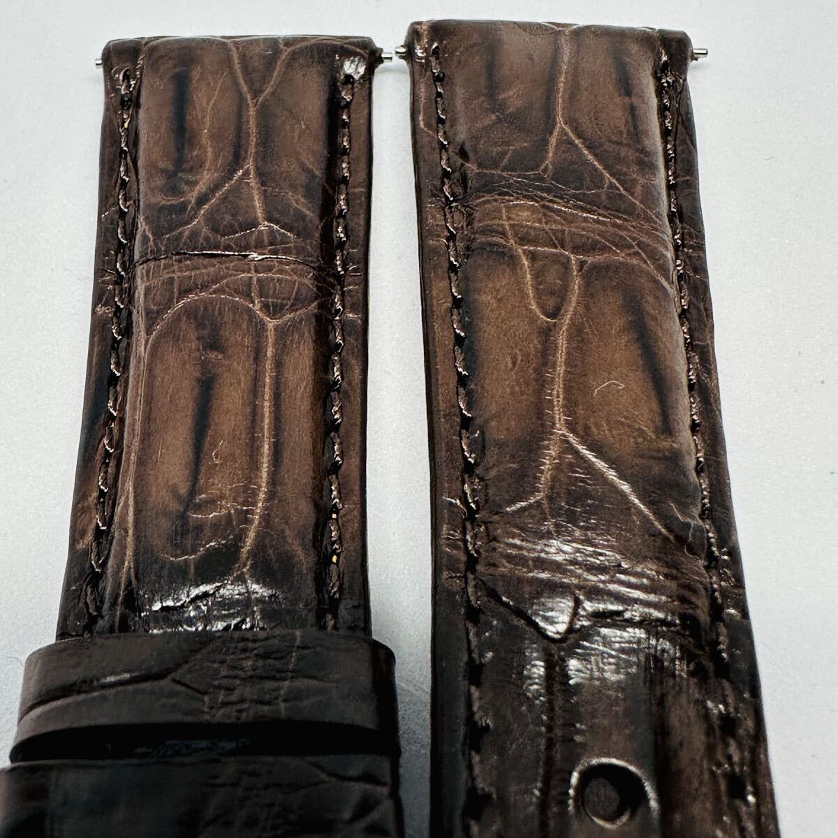 4216#22mm-18mmダークブラウン 本物クロコダイルベルト スイス製