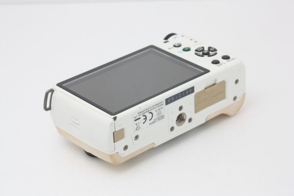ペンタックス PENTAX Q10 ボディ ホワイト 完動品 バッテリー付き