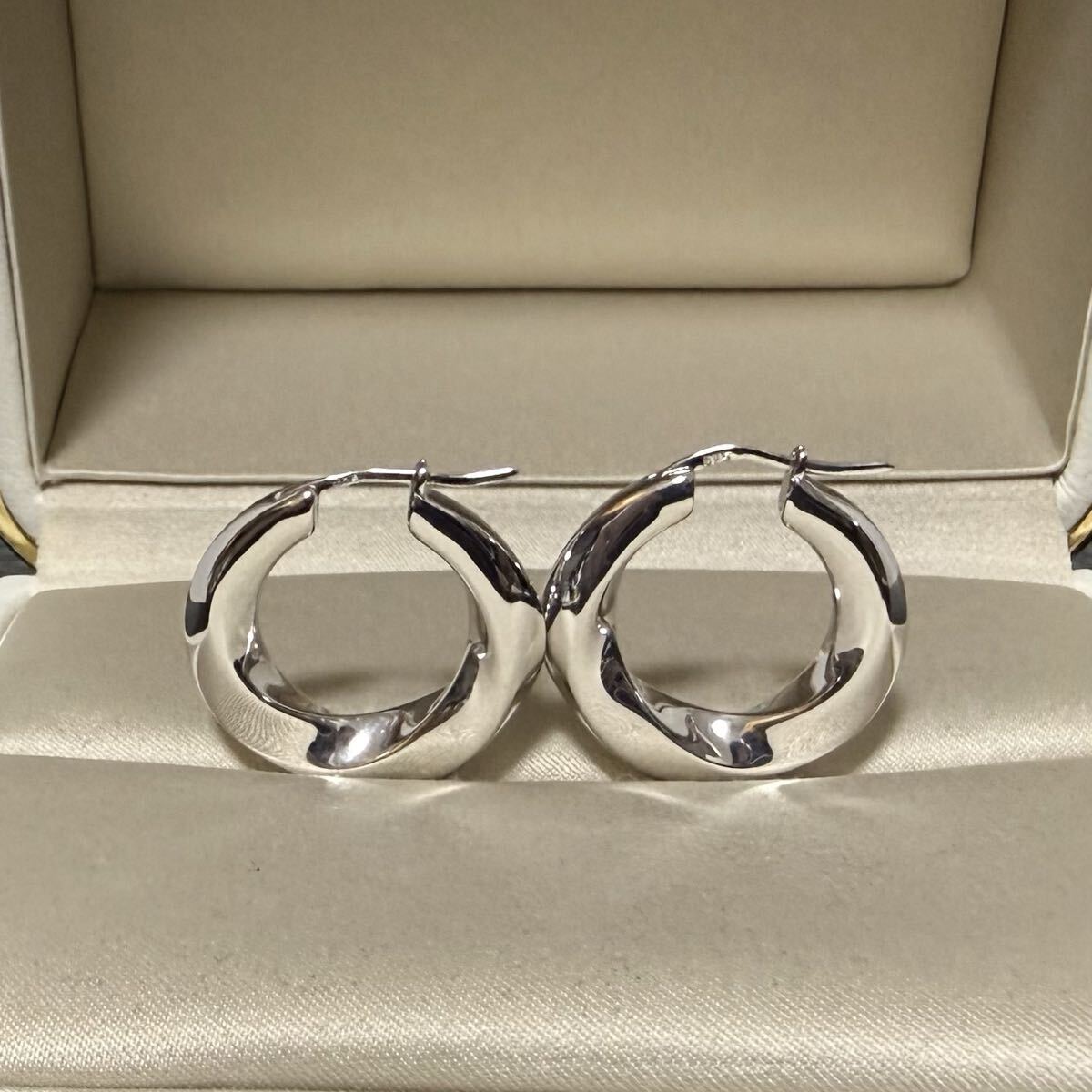 トムウッド TOMWOOD トムウッド 未使用 ピアス フープInfinity Hoops
