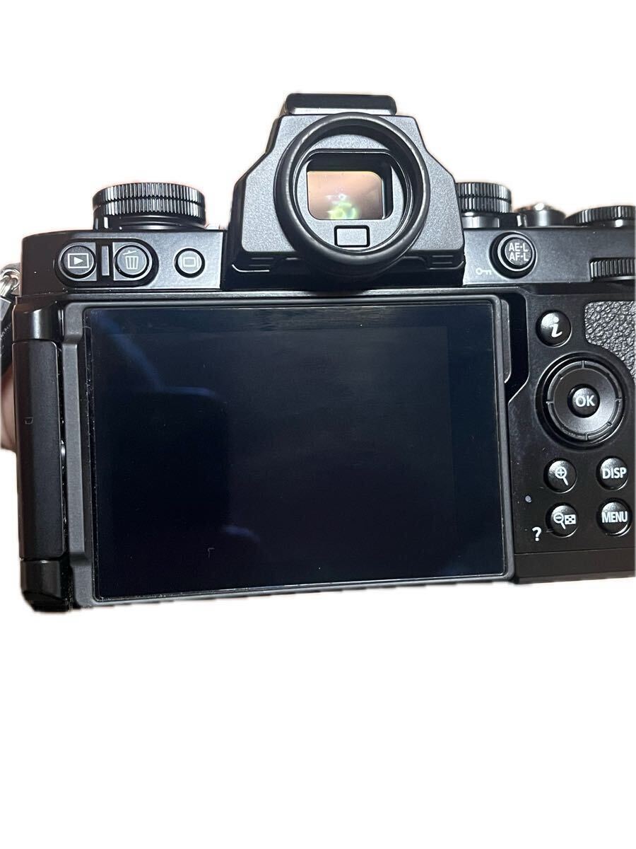 Nikon Zfc + DX 16-50 f2 8 + 予備バッテリー2つ付き シャッター回数