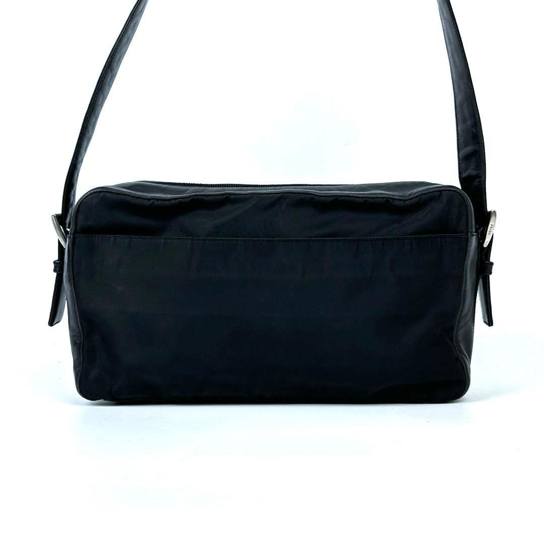 極美品 PRADA プラダ 三角ロゴ プレート トライアングル シルバー金具
