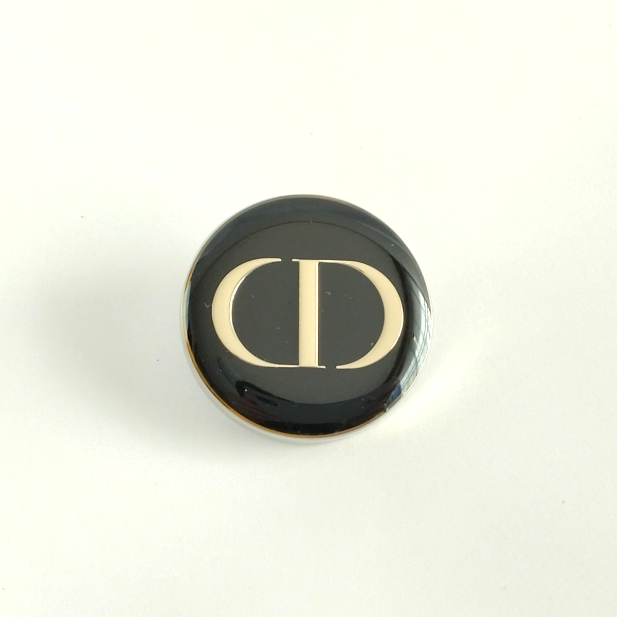 クリスチャンディオール ロゴ CD ブラック シルバー ピンバッジ ピンズ