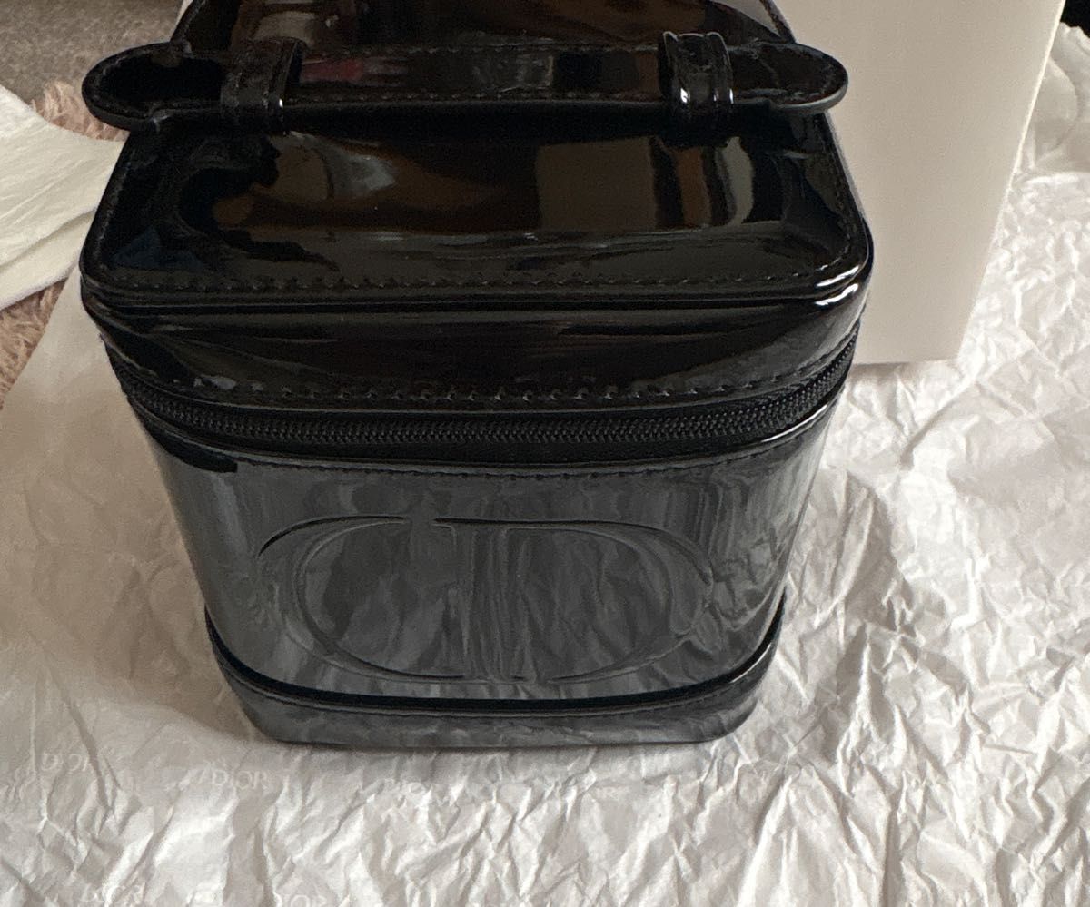 ディオール ノベルティ バニティポーチ エナメル ブラック Dior