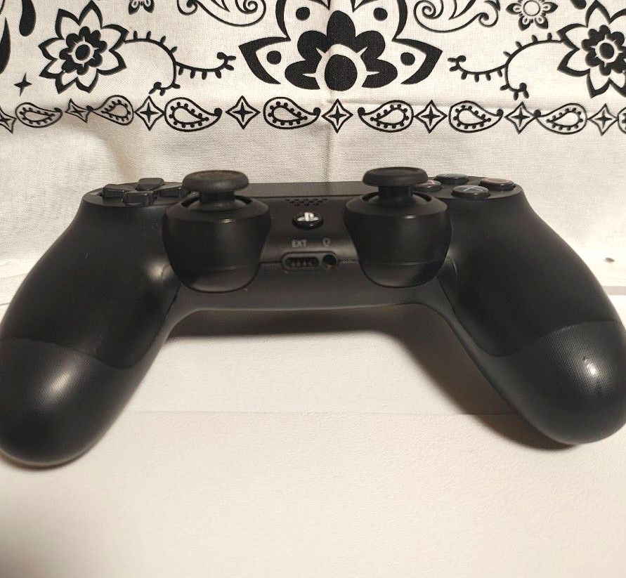 ps4 ワイヤレスコントローラー DUALSHOCK 4 ジェット・ブラック｜Yahoo