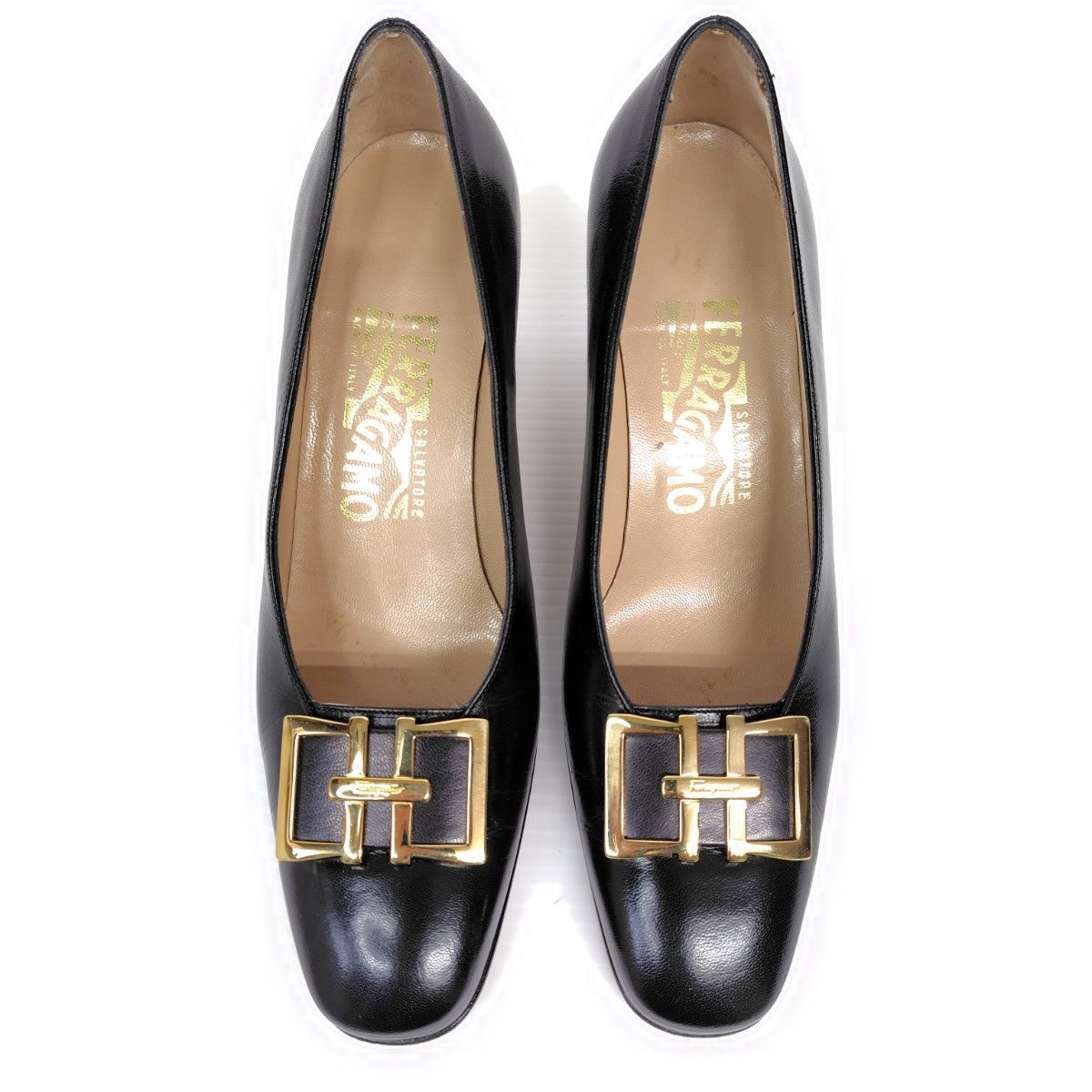 美品 フェラガモ パンプス 5 5D ゴールド装飾 チャンキーヒール