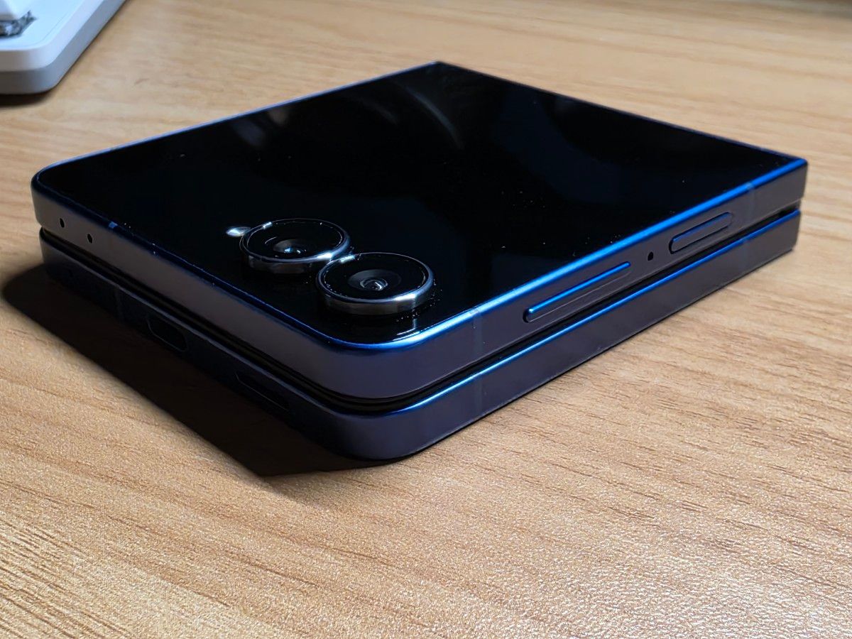 国内SIMフリー版】Samsung Galaxy Z Flip7 12GB/256GB ブルーシャドウ