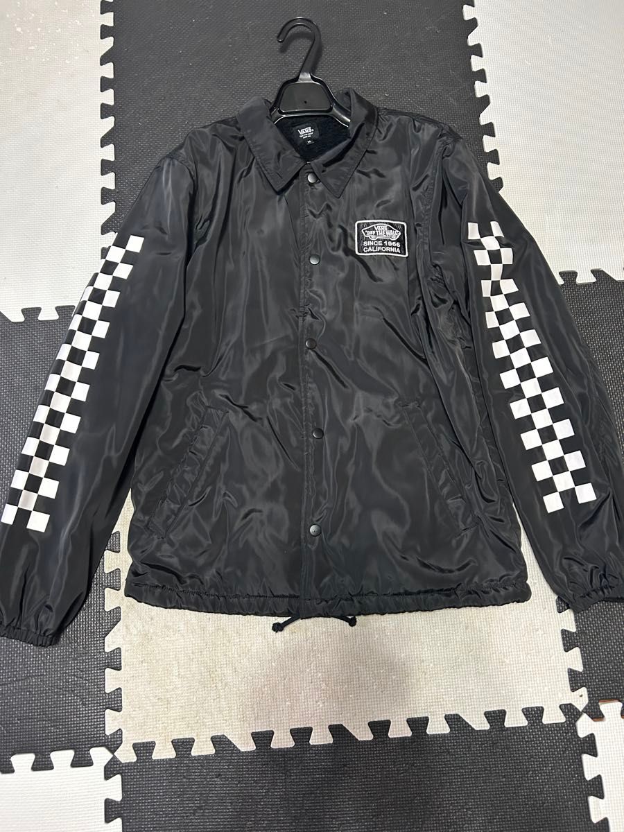 VANS ナイロンコーチジャケット チェッカーフラグ 裏ボア 中綿 黒
