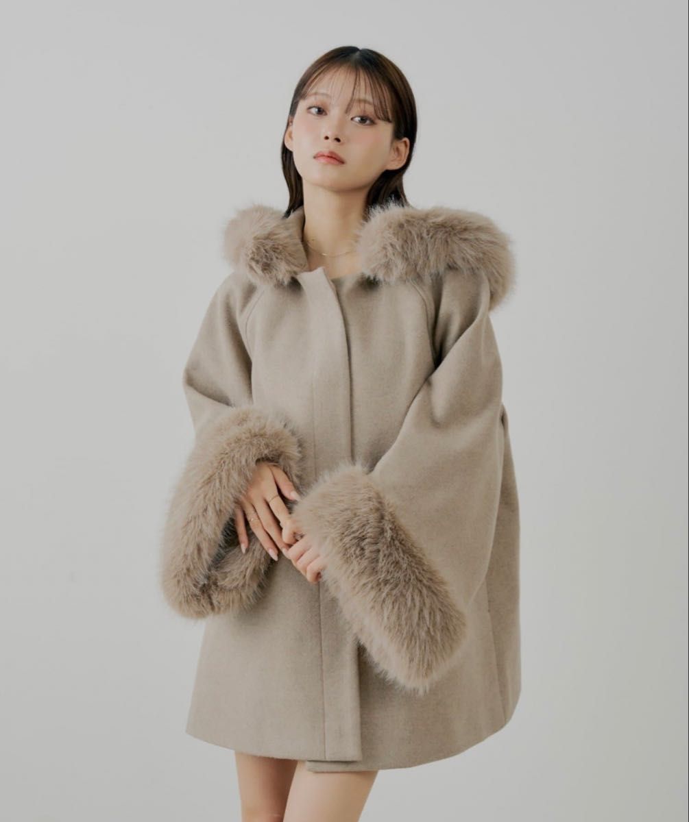 Chico チコ ファー付きフード襟マルチwayケープコート アウター