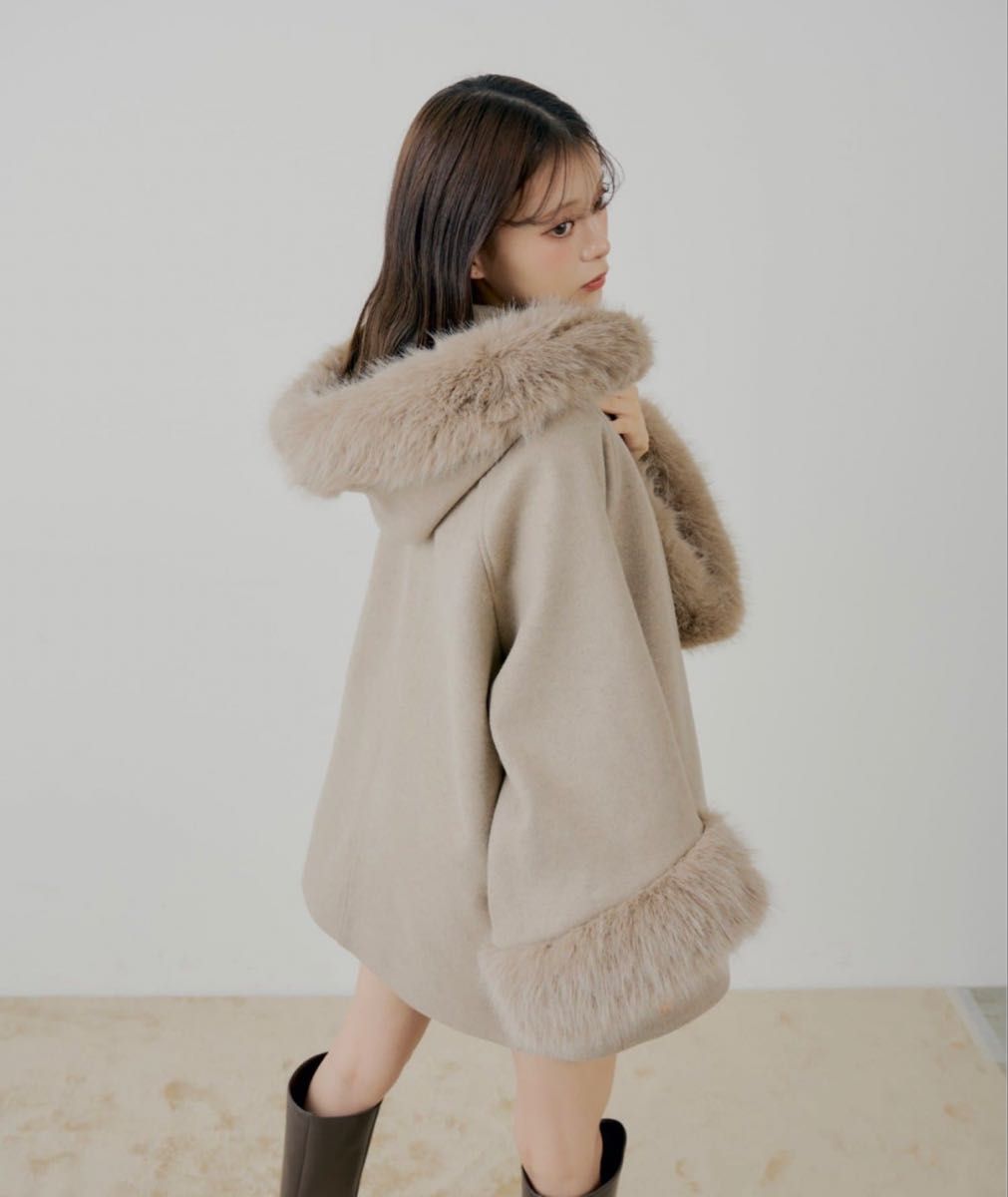 Chico チコ ファー付きフード襟マルチwayケープコート アウター