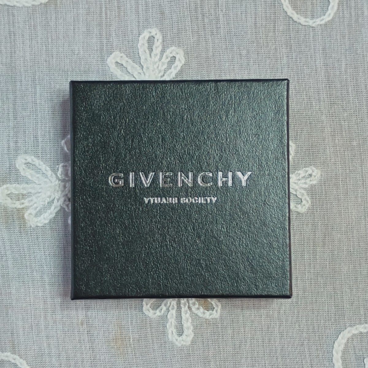 未使用・非売品】GIVENCHY ジバンシー 4G キーホルダー マットブラック