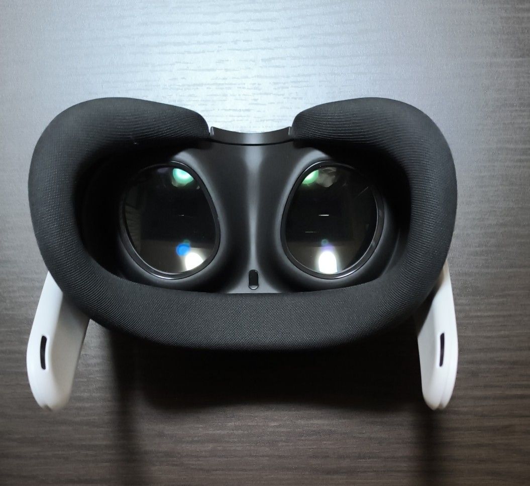Meta Quest 3 128GB VRヘッドセット + 純正アクセサリーセット｜Yahoo