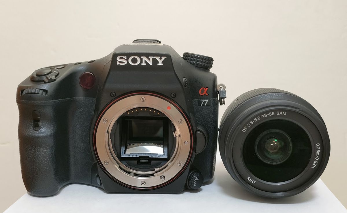 美品】SONY α77 SLT-A77V レンズ・カメラバッグ付 SONY｜Yahoo!フリマ