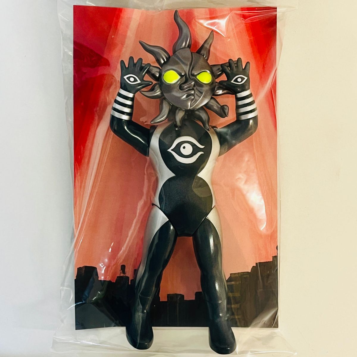 超復刻版タローマンソフビ人形 (ブラックタローマン) / 新品 未開封