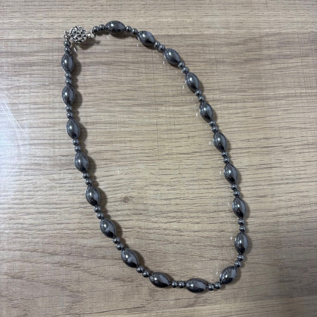 磁気ヘマタイトネックレス 天然石 フォーマル シンプル上品 綺麗 漆黒