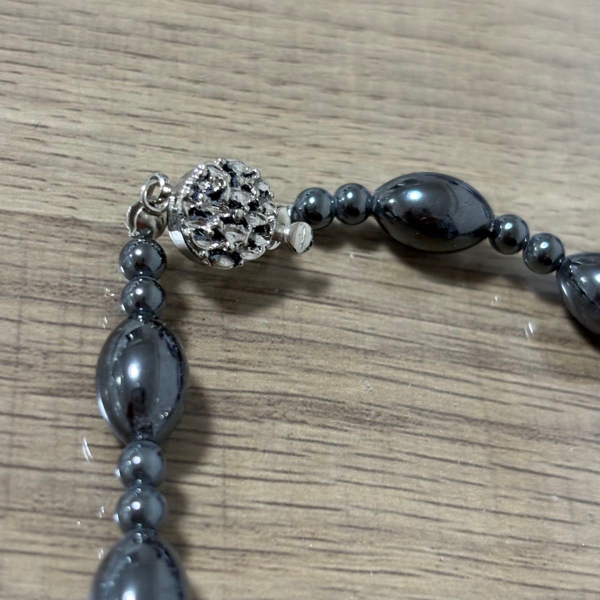 磁気ヘマタイトネックレス 天然石 フォーマル シンプル上品 綺麗 漆黒