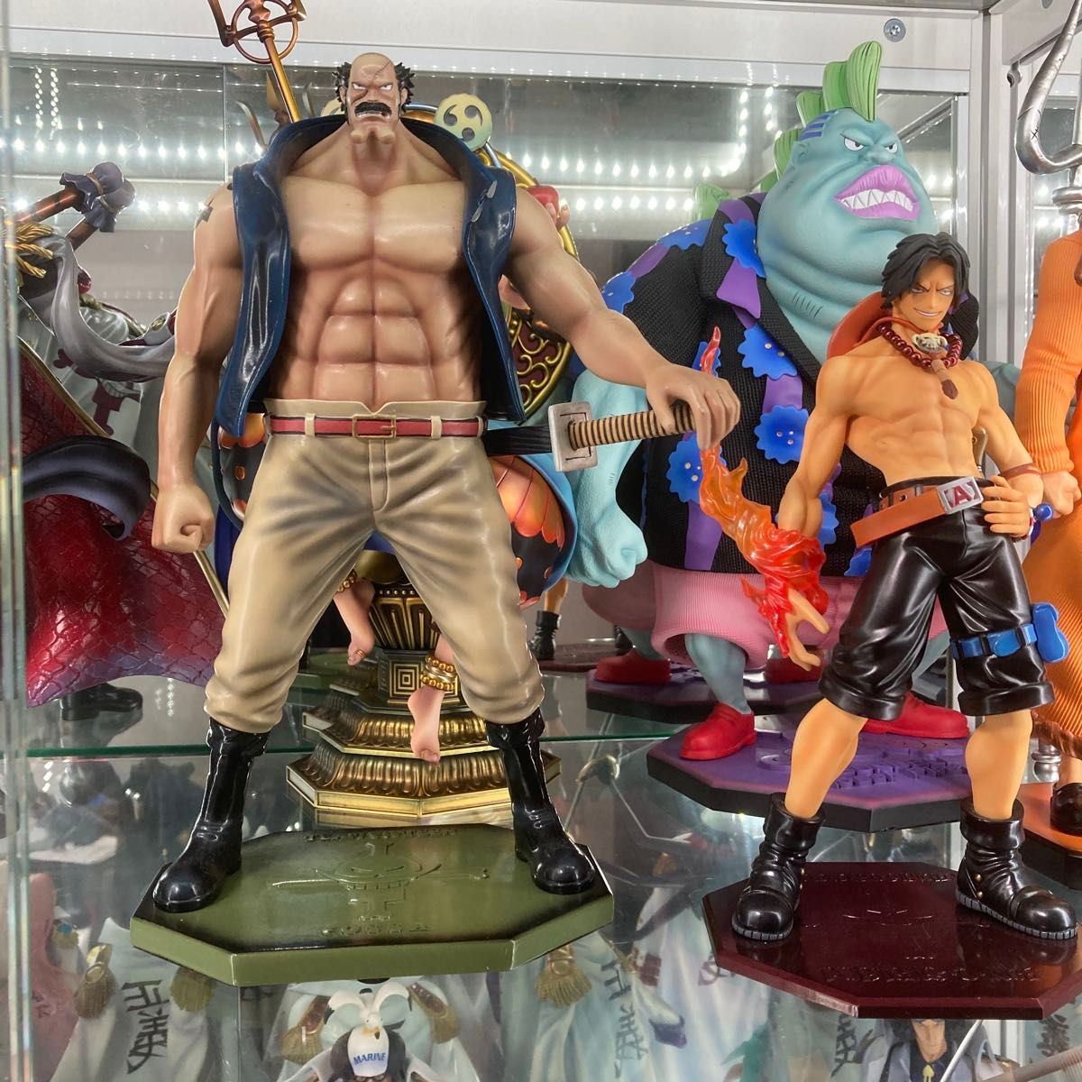 ワンピース フィギュア フォさん 白ひげ海賊団 隊長 海外 pop maximum