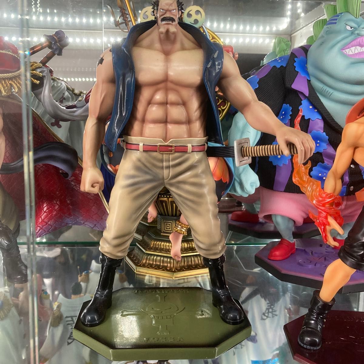 ワンピース フィギュア フォさん 白ひげ海賊団 隊長 海外 pop maximum