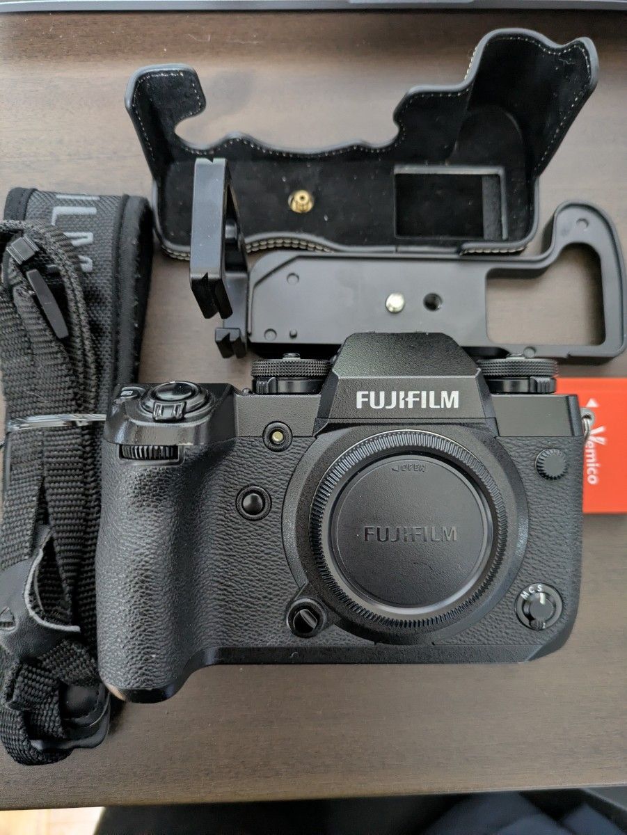 FUJIFILM X-H1 ボディとケース等のおまけ付き｜Yahoo!フリマ（旧PayPay