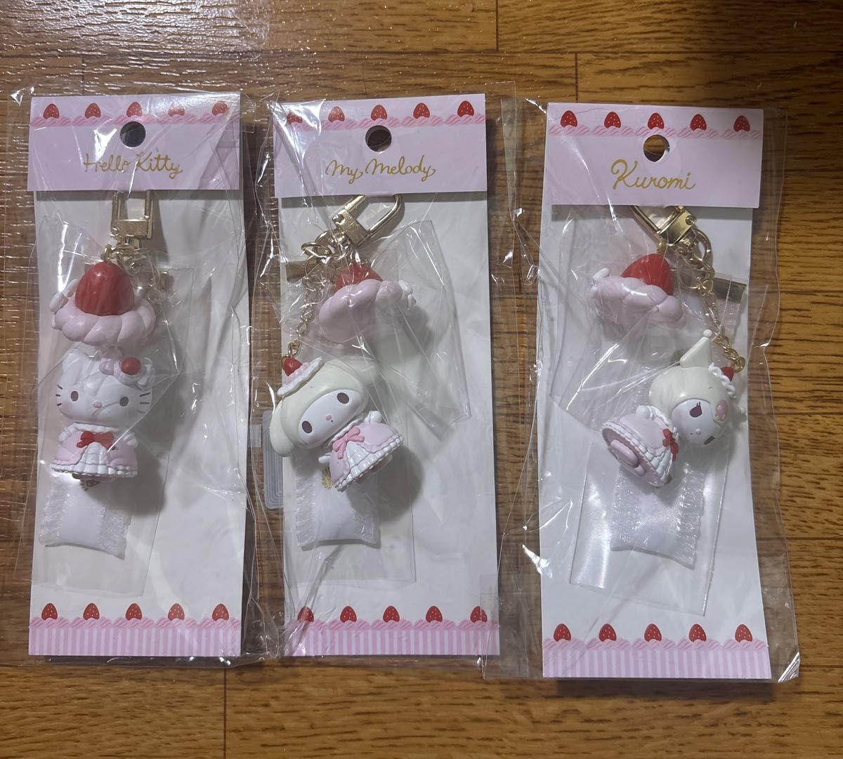 サンリオ いちごホイップケーキ キーホルダー ハローキティ マイ