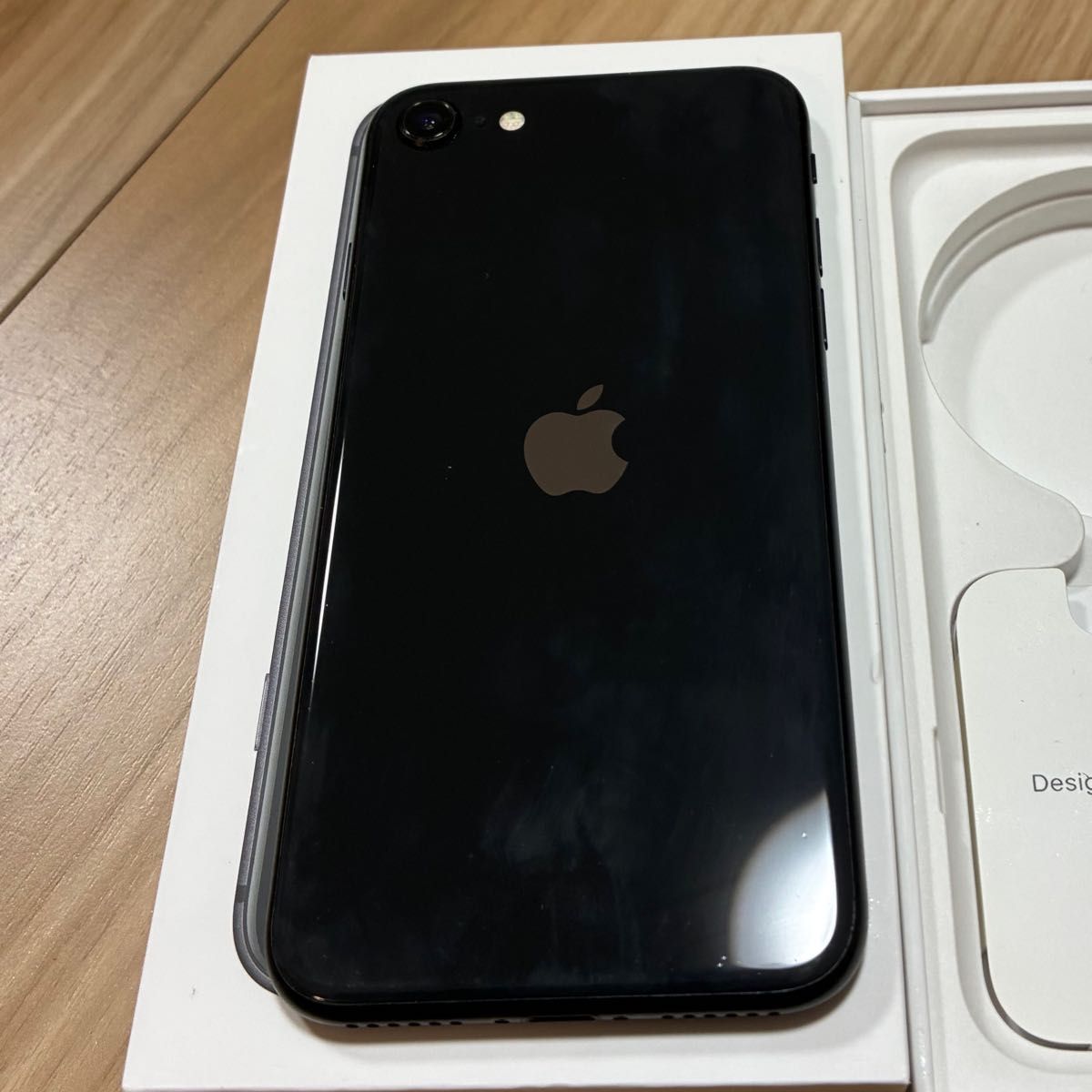 SIMフリーiPhone SE2(第2世代)128GBブラックMHGT3J/A iOS26 2 1