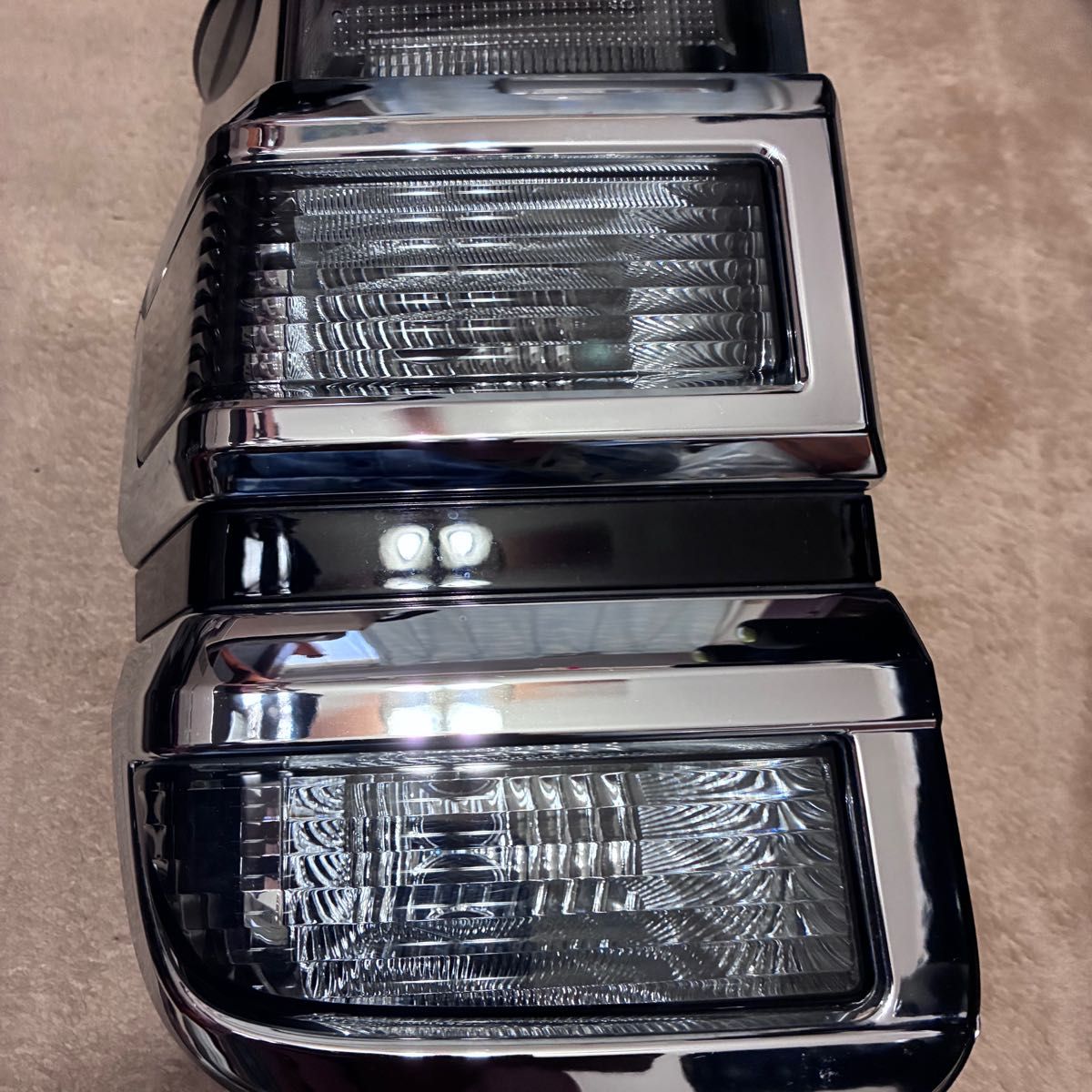 ヴォクシー80後期 純正テールランプ 左右セット ハーネス無し 割れ傷