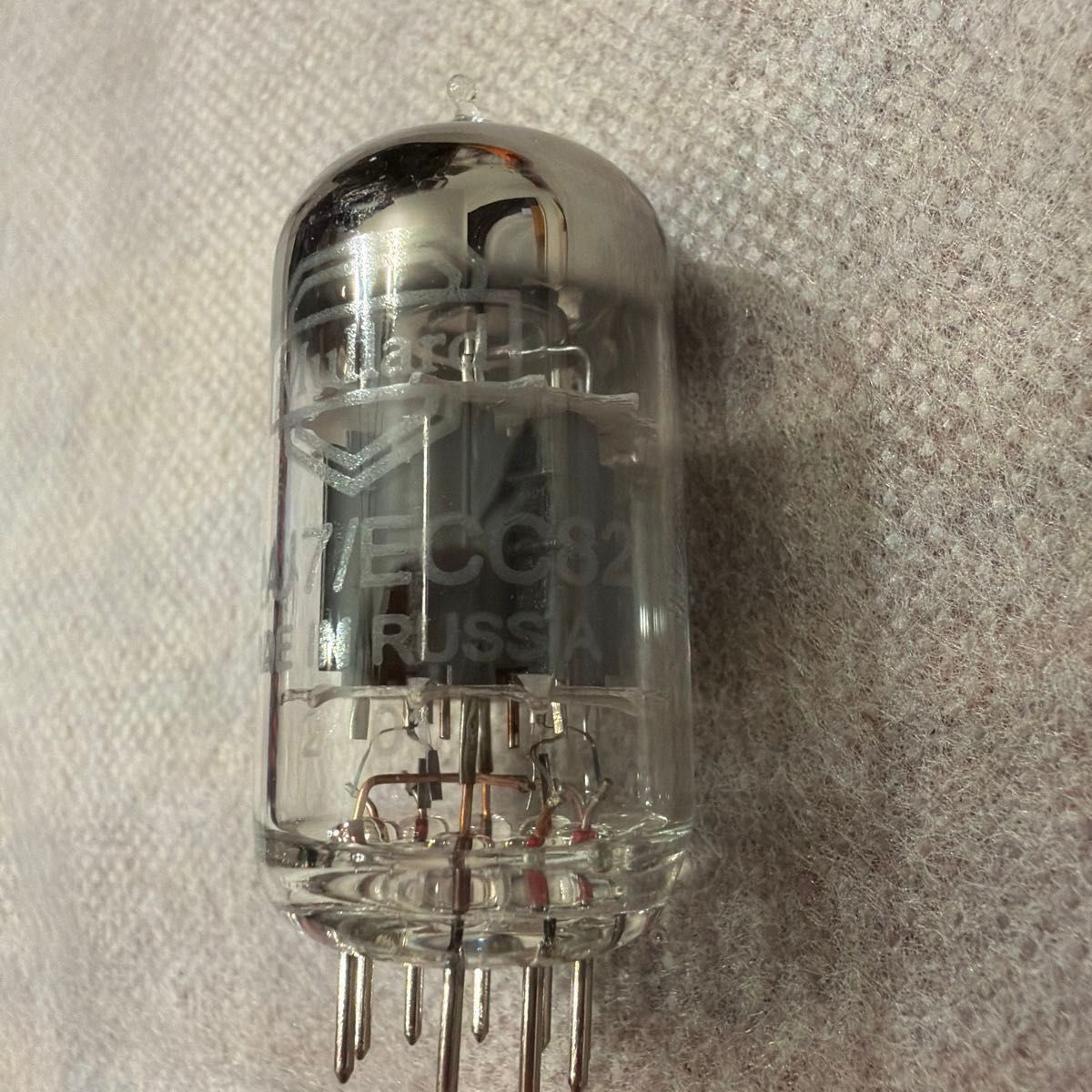 Mullard 12AU7 / ECC82 真空管（ロシア製 復刻版）2024年1月製造