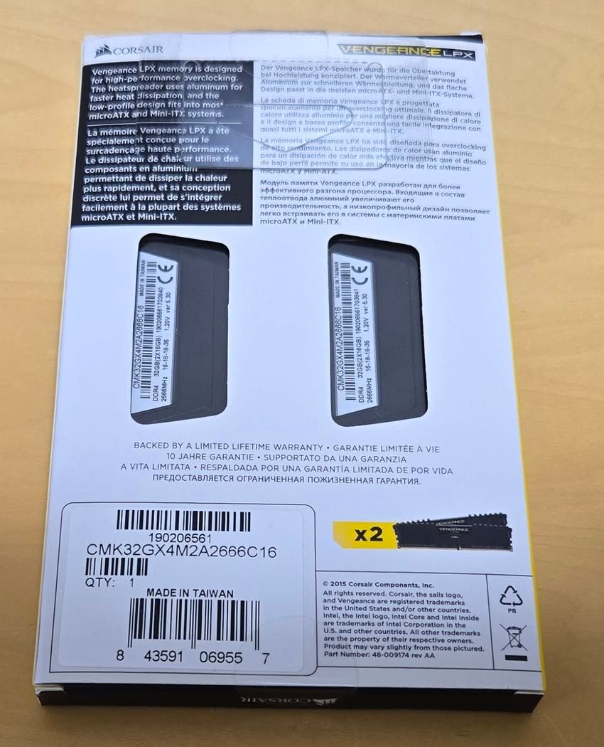 Corsair DDR4 2666MHz 32GB（16GB×2）CMK32GX4M2A2666C16 訳あり