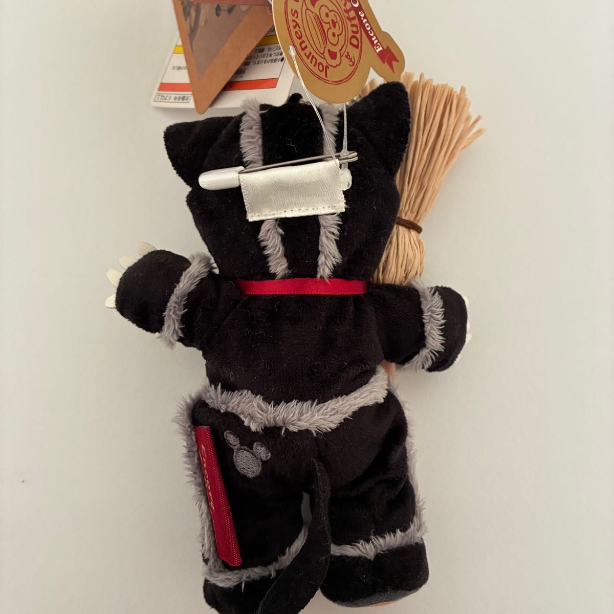 ダッフィー ハロウィン クロネコ ぬいぐるみバッジ ほうき付き｜Yahoo