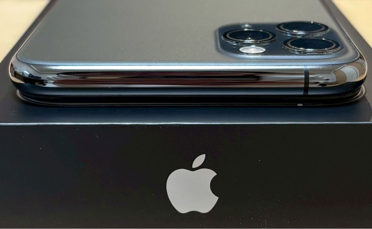 美品】iPhone 11 PRO MAX 256GB スペースグレイ SIMフリー 動作良好