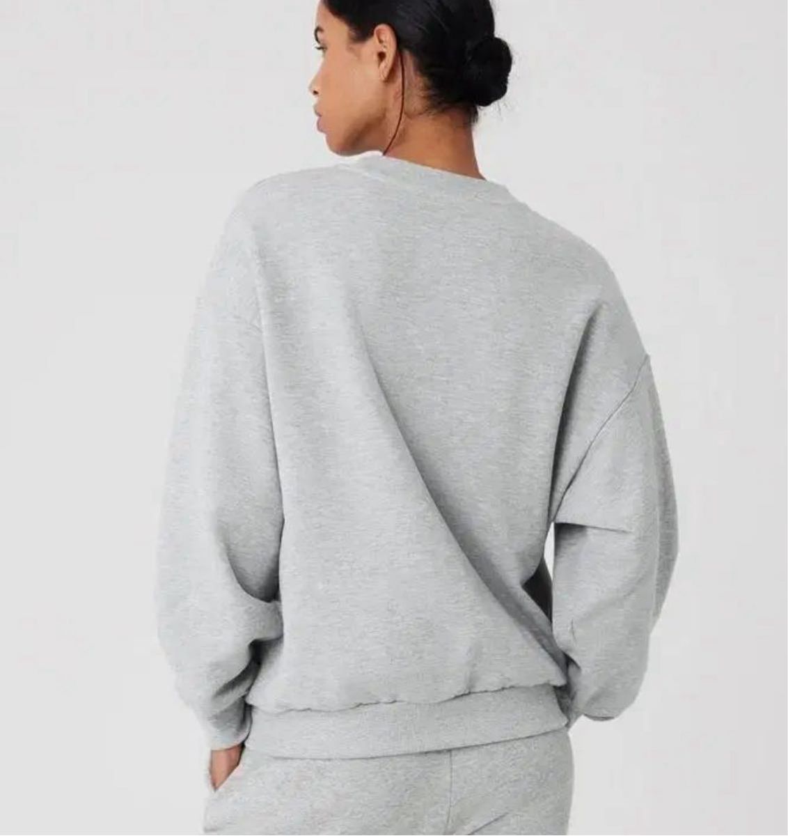 ALO YOGA alo アロ スウェット クルーネックプルオーバー グレー